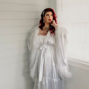 Luxurious White Feather-Trimmed Robe